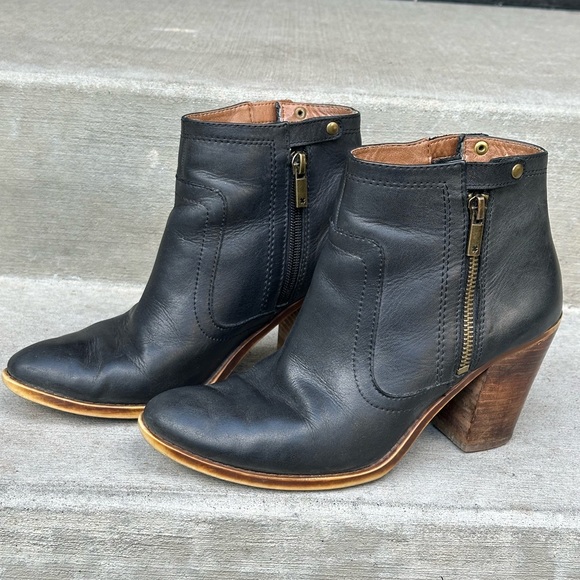 Lucky Brand Shoes - Lucky Brand Dual Zip Leather Ankle Boots Size 7.5/8